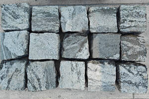 Pflastersteine NEGRA TORMENTA Gneis 10x10x8cm anthrazit-gewolkt