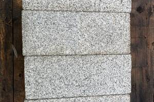 Palisaden -12x12cm- SILVER GRANIT RONDO Granit 12x12x30cm hellgrau