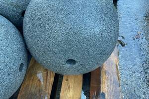 Kugeln GALA -gestockt mit Bohrung- Granit dia.40cm anthrazit