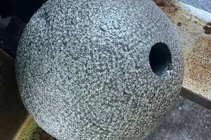 Kugeln GALA -gestockt mit Bohrung- Granit dia.20cm anthrazit