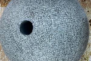 Kugeln GALA -gestockt mit Bohrung- Granit dia.30cm anthrazit