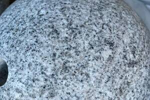 Kugeln BRAVO -poliert mit Bohrung- Granit dia.30cm edelgrau