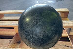 Kugeln GALA -poliert mit Bohrung- Granit dia.30cm anthrazit