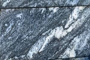 Terrassenplatten MAGGIA VIVACE Gneis 40x3cm, Werkslängen dunkel- bis hellgrau, gebändert