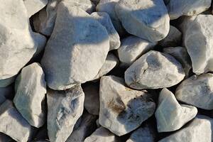 Brocken / Gabionenfüllung CARRARA Marmor 70-120mm weiß