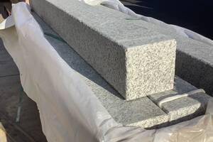 Palisaden -15x15cm- BRAVO EXACTA -geflammt- Granit 15x15x175cm edelgrau